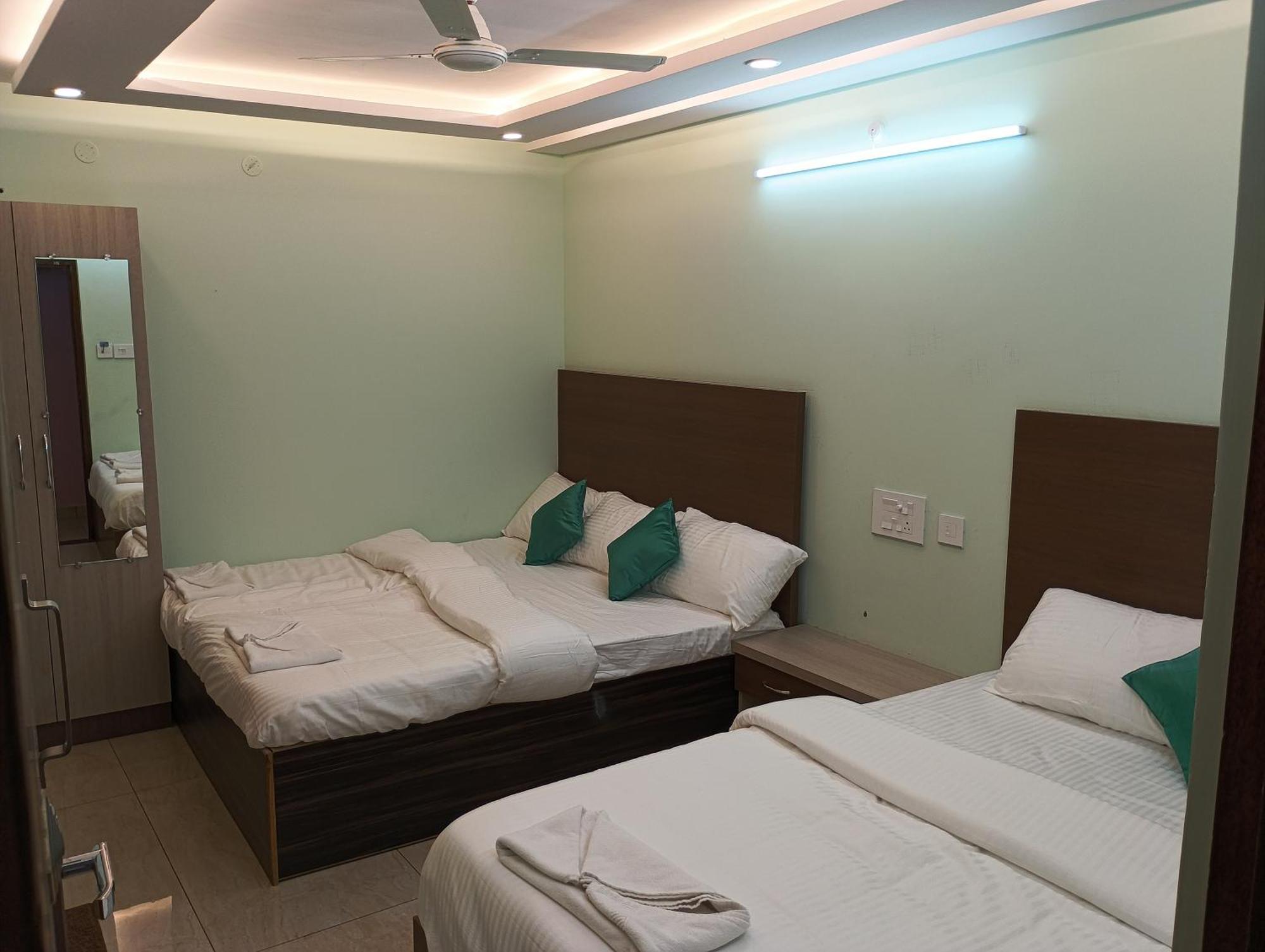 Malar Park Otel Tiruvannāmalai Oda fotoğraf